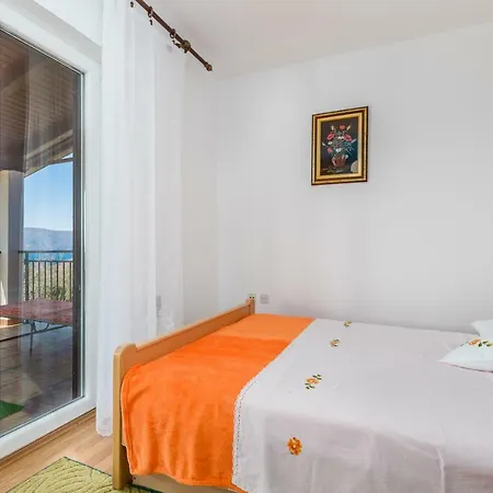 Strott * Pinezici (Krk)