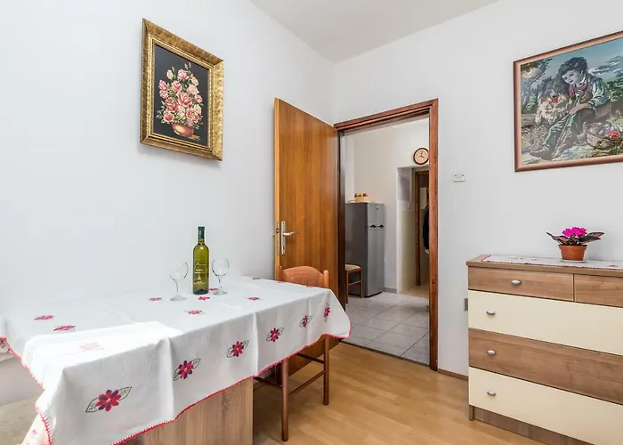 Apartment Strott *